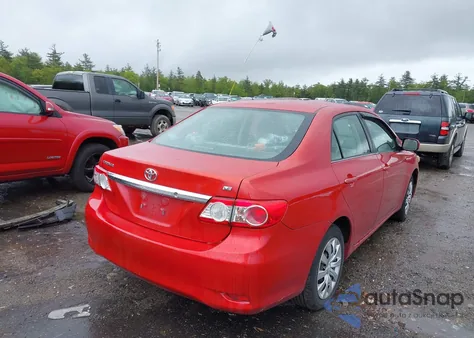 2013 Toyota Corolla Le z USA, uszkodzony, nr VIN 2T1BU4EE7DC944351